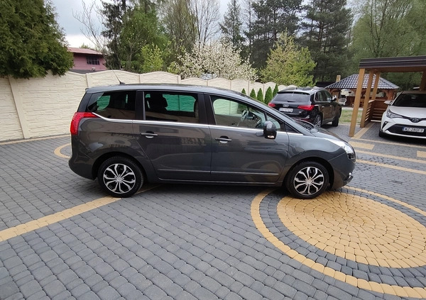 Peugeot 5008 cena 18700 przebieg: 259000, rok produkcji 2012 z Nowa Dęba małe 781